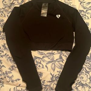 Women’s Best M Power Seamless crop top and leggings Black.  Only tried on.